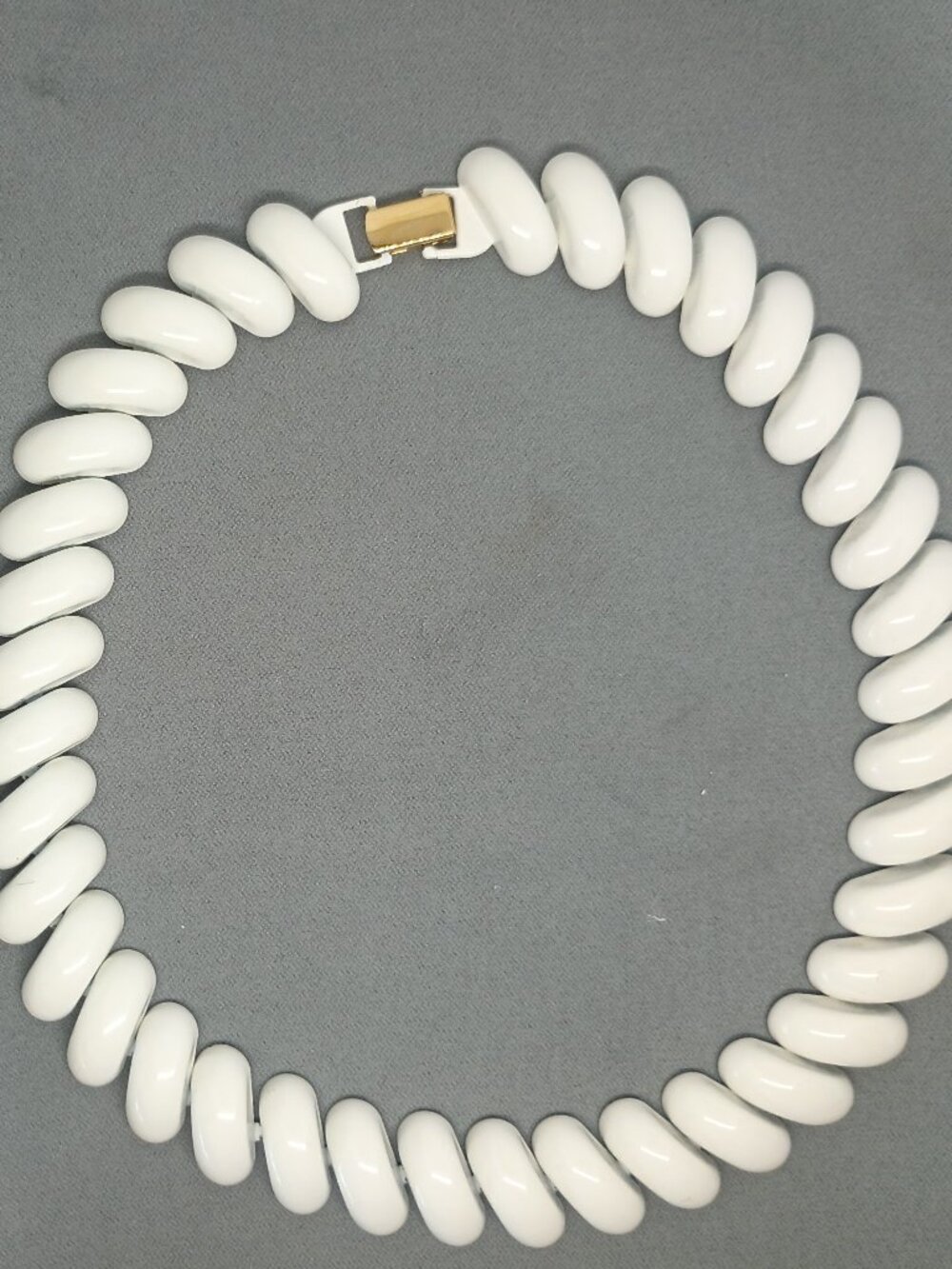 Napier Women’s Necklace Gold Tone Metal White Enamel Chunky 16” Signed - Picture 2 of 7